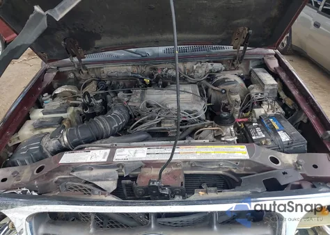 1999 Ford Explorer Eddie Bauer/Limited/Xlt from USA, damaged, VIN 1FMZU35P7XUA35202